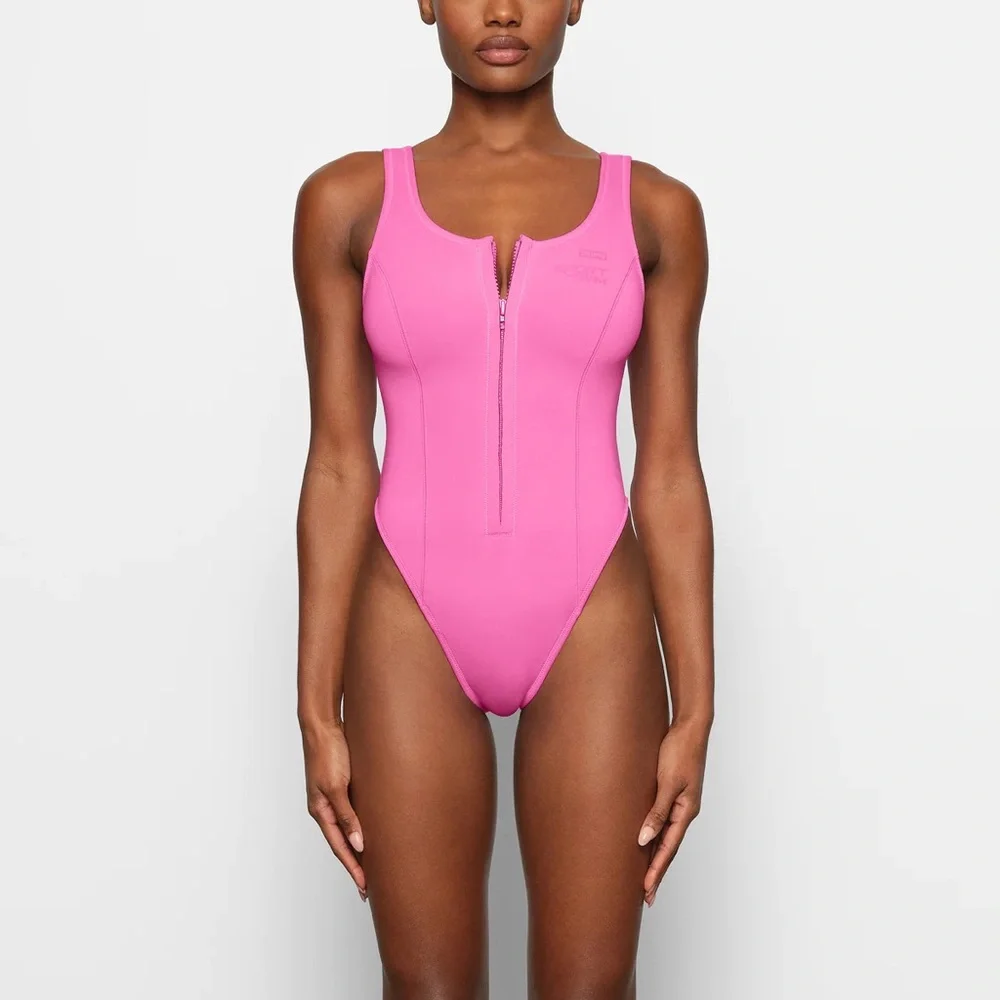 🔥NWT SKIMS Sport Swim Scoop Neck One Piece - Picture 4 of 14